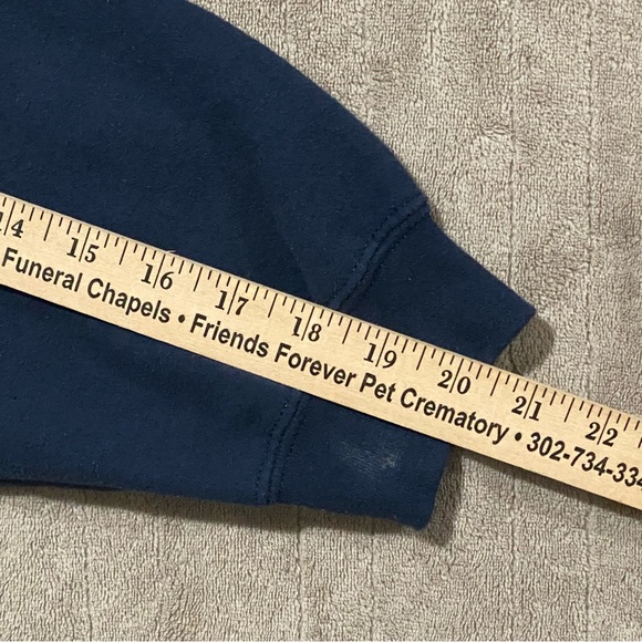 Gildan UCONN Huskies Men’s Navy Heavy Blend Hoodie Sweatshirt XLarge Basketball - Picture 6 of 7